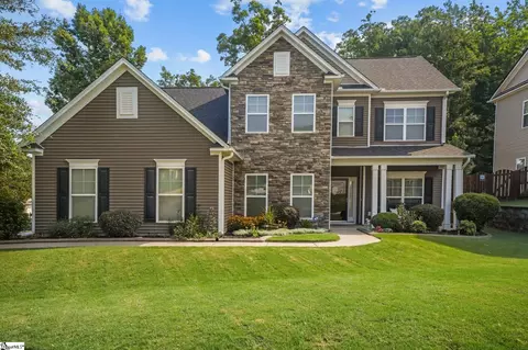 416 Leigh Creek Dr, Simpsonville, SC 29681