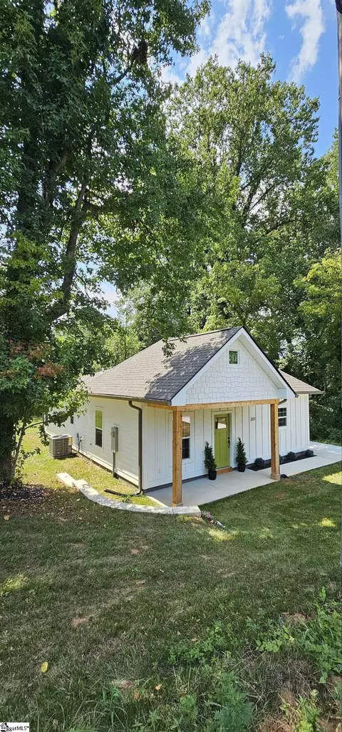 201 Stratford Rd, Greenville, SC 29605