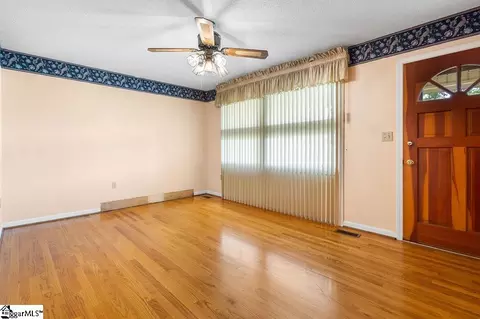 Living - 100 Spring St, Easley, SC 29640 photo 3 of 4