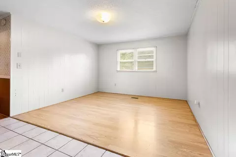Living - 100 Spring St, Easley, SC 29640 photo 1 of 4