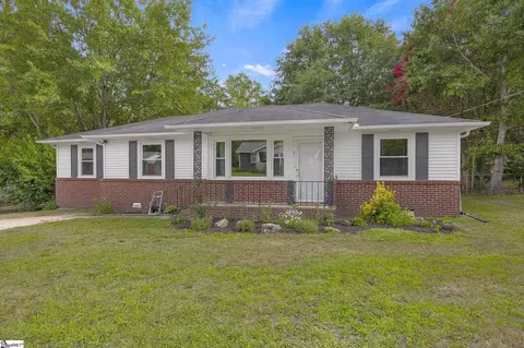 7 Olive St, Taylors, SC 29687