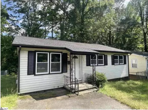 359 Woodview Ave, Spartanburg, SC 29306