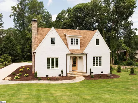 15 Country Squire Ct, Greenville, SC 29615