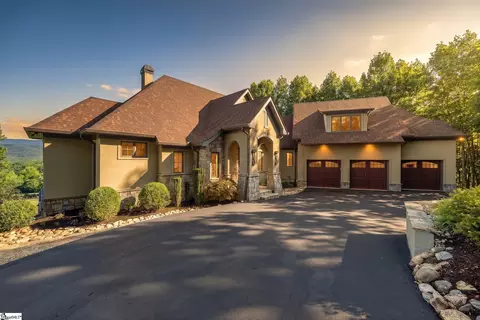 11 Clermont Ct, Travelers Rest, SC 29690