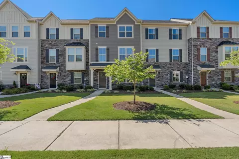 18 Eagle Field Ln, Greenville, SC 29607