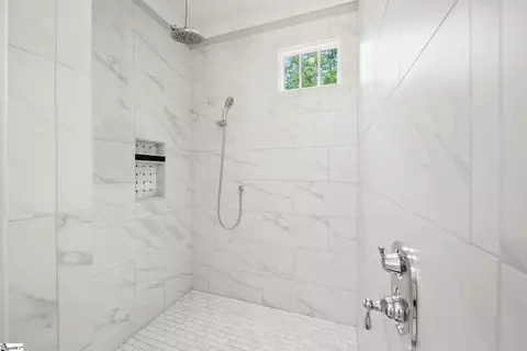 Bath - 129 Burwood Ct, Sunset, SC 29685 photo 2 of 4
