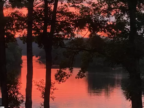 View/Area - 129 Burwood Ct, Sunset, SC 29685 photo 1 of 8