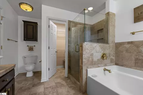 Bath - 438 Chamber Ln, Moore, SC 29369 photo 2 of 4