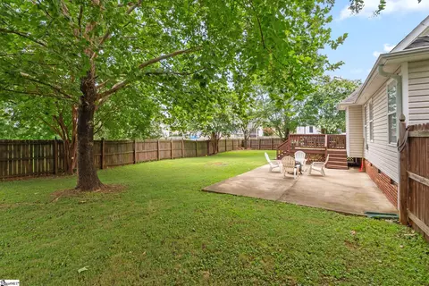 Exterior - 438 Chamber Ln, Moore, SC 29369 photo 8 of 10