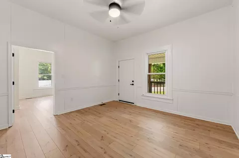 Living - 305 Glazner St, Easley, SC 29640 photo 2 of 4