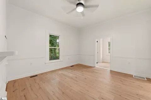 Living - 305 Glazner St, Easley, SC 29640 photo 3 of 4