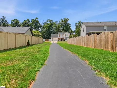Exterior - 8 Gladwin Ct, Greer, SC 29651 photo 13 of 13