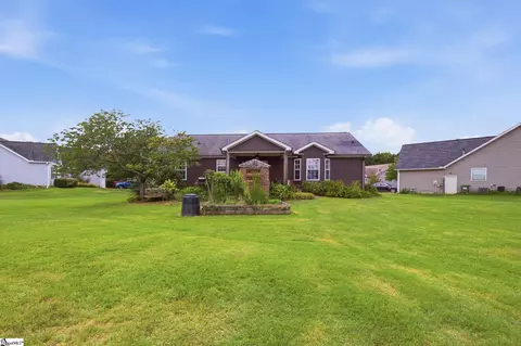 Exterior - 8 Gladwin Ct, Greer, SC 29651 photo 10 of 13