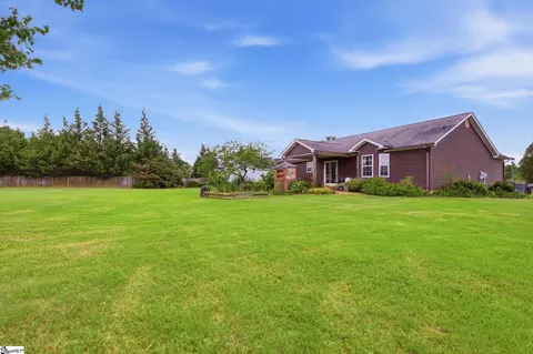 Exterior - 8 Gladwin Ct, Greer, SC 29651 photo 9 of 13
