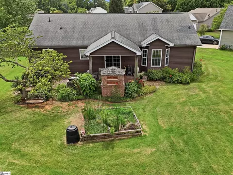 Exterior - 8 Gladwin Ct, Greer, SC 29651 photo 6 of 13