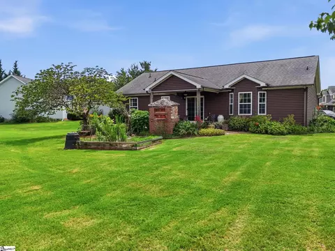 Exterior - 8 Gladwin Ct, Greer, SC 29651 photo 7 of 13