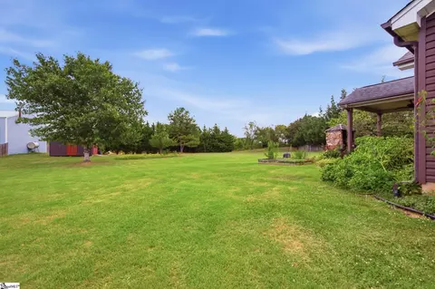 Exterior - 8 Gladwin Ct, Greer, SC 29651 photo 8 of 13