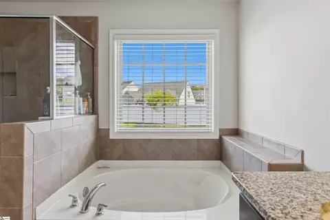 Bath - 909 Deephallow Pl, Greer, SC 29651 photo 4 of 5