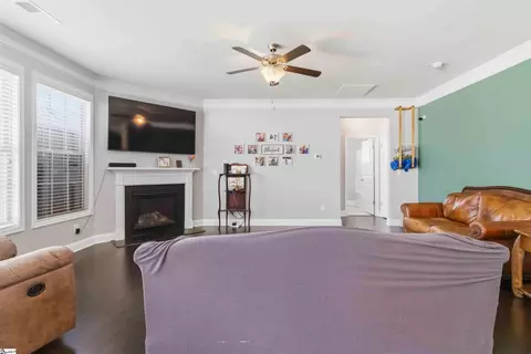 Entry Way - 909 Deephallow Pl, Greer, SC 29651 photo 4 of 9