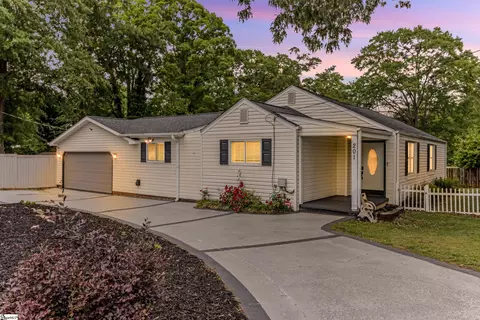 201 S Pliney Cir, Simpsonville, SC 29681