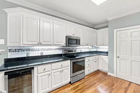 Kitchen - 5 Kinross Row, Greer, SC 29650 photo 2 of 4