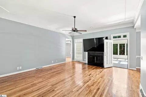 Living - 5 Kinross Row, Greer, SC 29650 photo 2 of 6