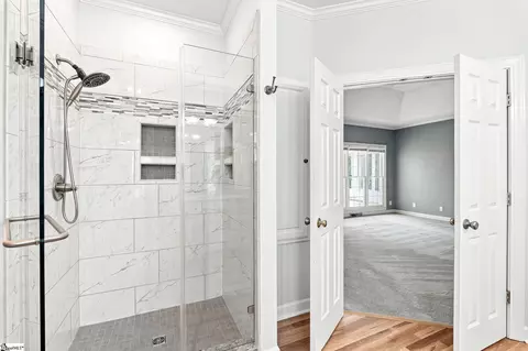 Bath - 5 Kinross Row, Greer, SC 29650 photo 2 of 4