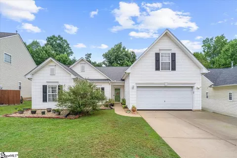 658 Timber Walk Dr, Simpsonville, SC 29681