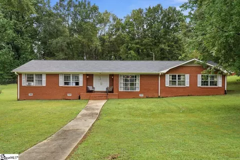 106 Pershing St, Spartanburg, SC 29302