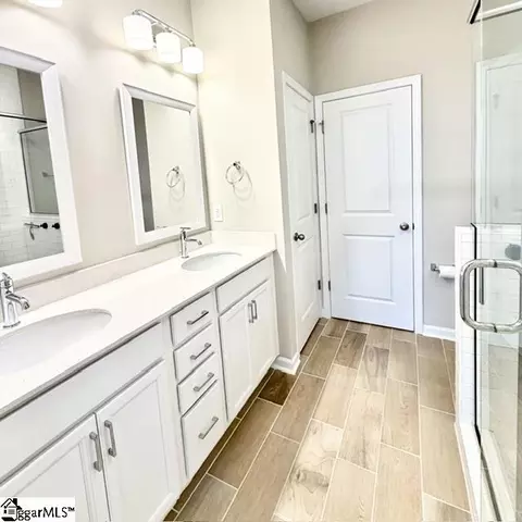 Bath - 214 Mint Julep Ct, Greer, SC 29651 photo 3 of 4