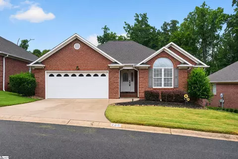 125 Hidden Ridge Dr, Spartanburg, SC 29301