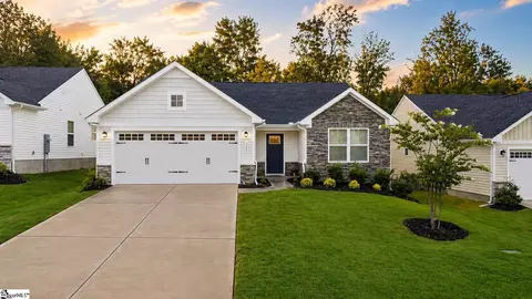 119 Baylor Dr, Gray Court, SC 29645