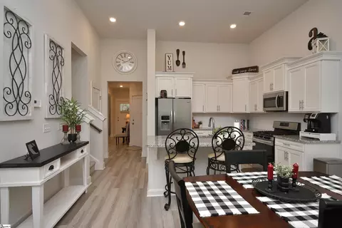 Entry Way - 113 Rosecroft Dr, Easley, SC 29642 photo 5 of 8