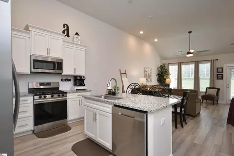 Kitchen - 113 Rosecroft Dr, Easley, SC 29642 photo 1 of 5