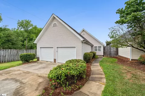 1016 Bradford Pl, Greenville, SC 29615