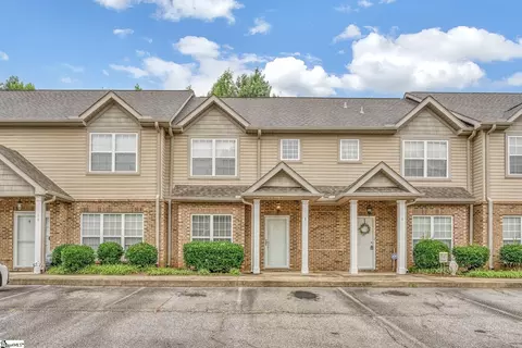 8 Amity Ln, Greenville, SC 29609