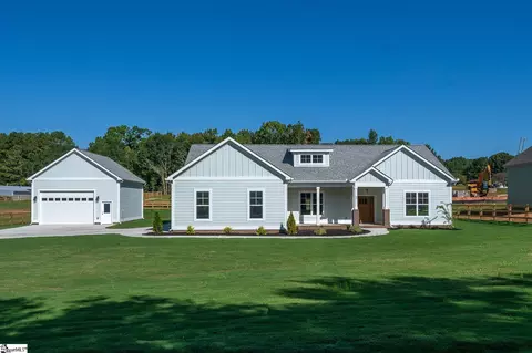 32 Quail Rd, Gray Court, SC 29645