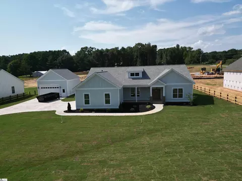 32 Quail Rd, Gray Court, SC 29645
