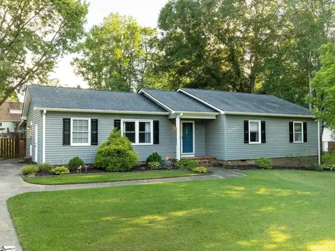 7 Crowndale Ct, Taylors, SC 29687