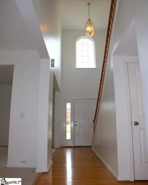 Entry Way - 255 Highgate Cir, Greer, SC 29650 photo 2 of 4