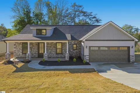 201 Tubbs Mountain Rd, Travelers Rest, SC 29690