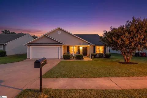 413 Bentridge Dr, Spartanburg, SC 29301