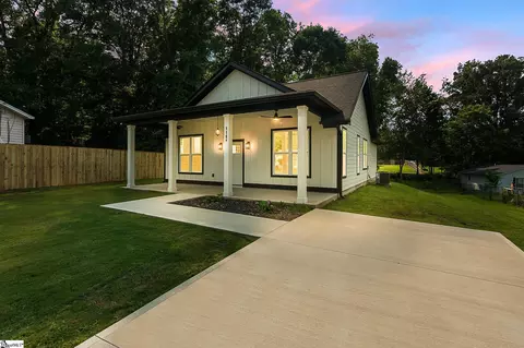 119 Woodland Dr # A, Fountain Inn, SC 29644