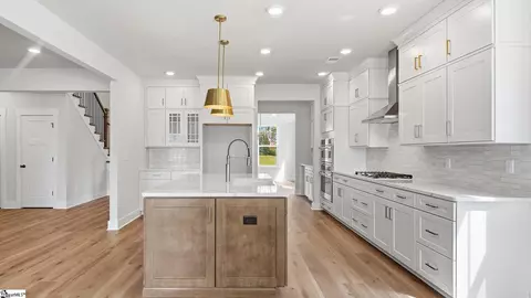 Kitchen - 1022 Devenger Rd, Greer, SC 29650 photo 2 of 3