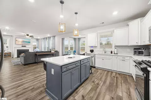 Kitchen - 844 Redmill Ln, Duncan, SC 29334 photo 2 of 3