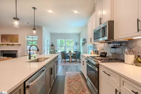 Kitchen - 937 Jade Way, Moore, SC 29369 photo 4 of 5