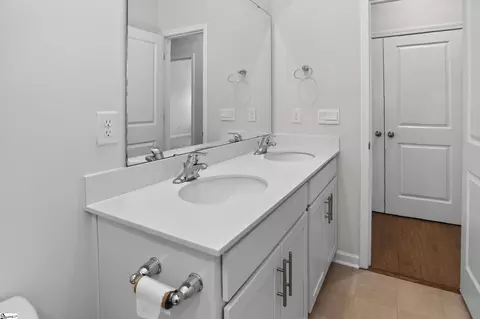 Bath - 203 Light Spring Rd, Easley, SC 29642 photo 3 of 4