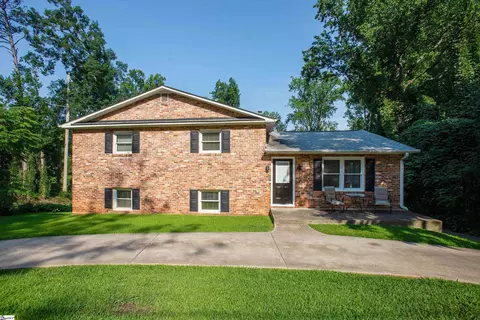 400 Fairmont Dr, Greenville, SC 29605