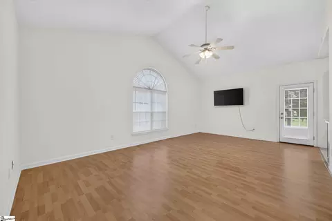 Living - 103 A Reef Ct, Easley, SC 29642 photo 2 of 4