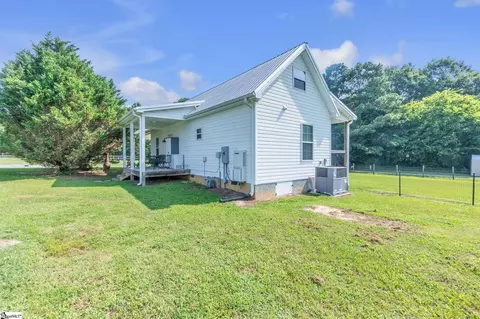 Exterior - 408 Boyd Rd, Laurens, SC 29360 photo 3 of 5